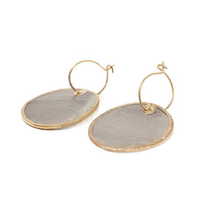 Tiny Hoops w Dangling Circle Shell GldPl - Mimmic Fashion Jewelry